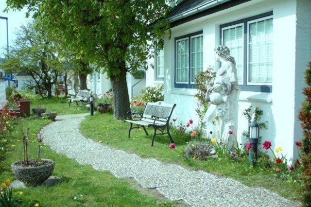Appartement-5-Mit-Suedbalkon-In-Strandnaher-Lage-Baederstil-Villa-In-Wenningstedt-Sylt 外观 照片